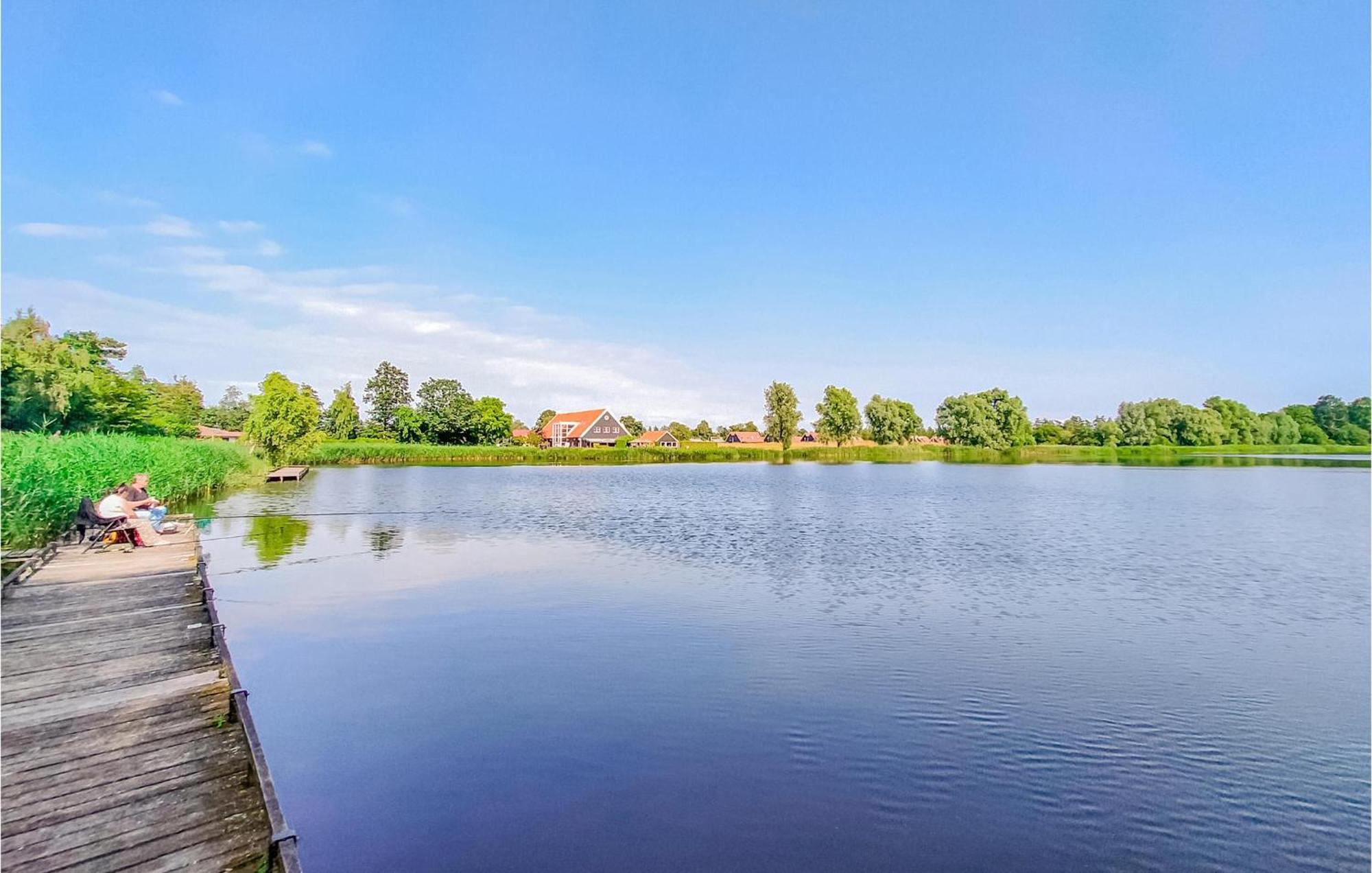Beautiful In With Outdoor Swimming Pool, Wifi&2 Bedrooms